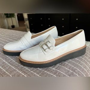Naturalizer White Loafer Size 6